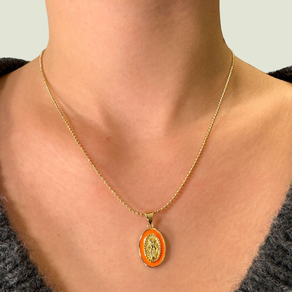 Goldkettchen mit Madonna Orange