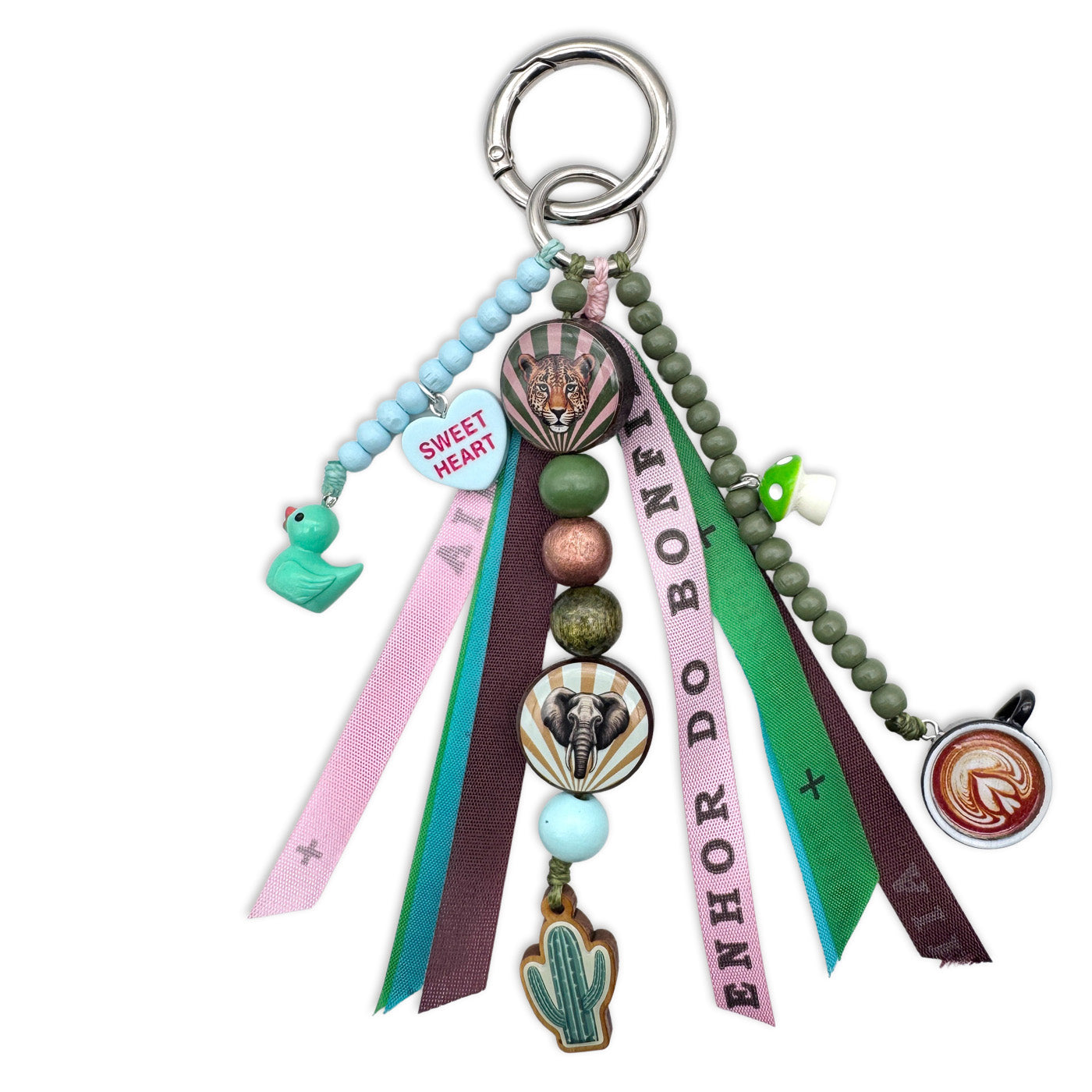 Escapulario Taschenanhänger Kaktus mit Bonfim Glücksbringern als verspieltes Accessoire für Taschen und Handtaschen.