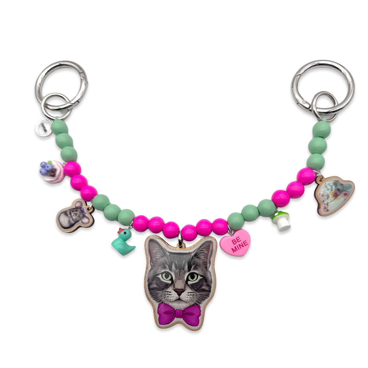 Escapulario Taschenkette mit Katzenanhänger, Holzperlen und Metallkette als verspieltes Taschen-Accessoire für Frauen und Katzenfans.