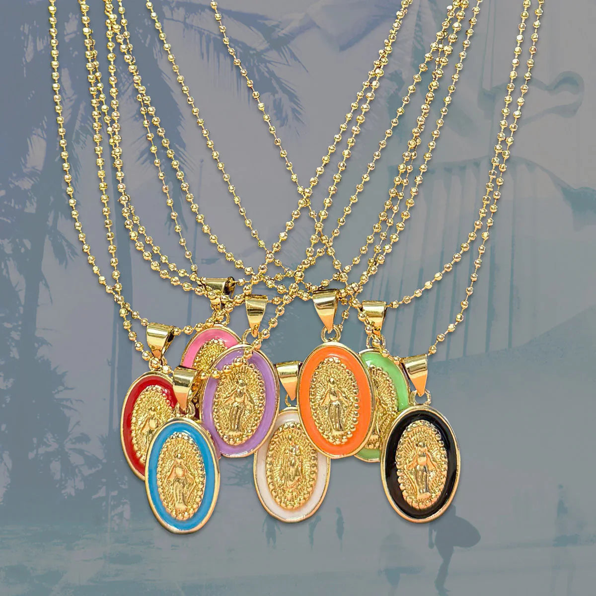 Goldketten mit Madonna