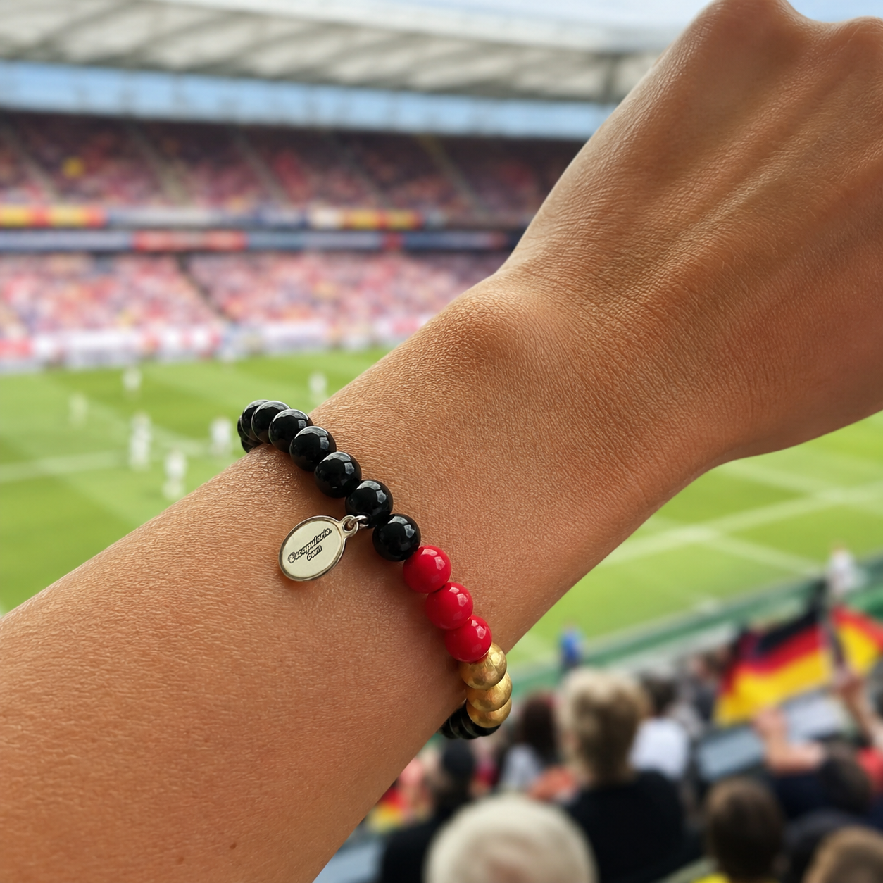 Schwarzes Perlenarmband mit Deutschland Farbakzent in Schwarz Rot Gold für Damen