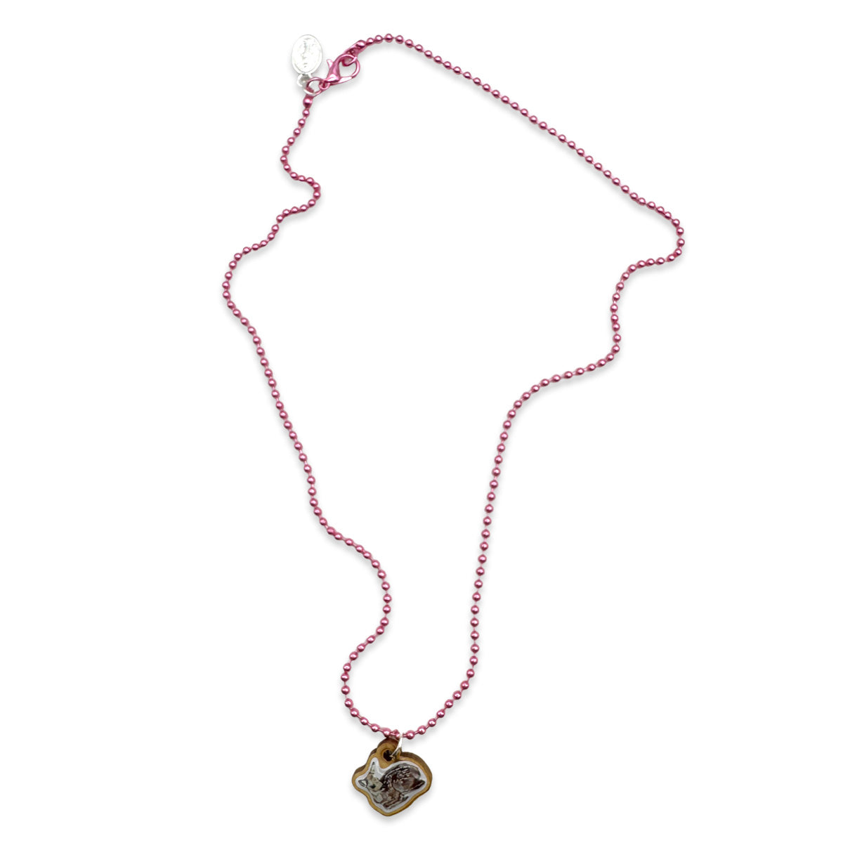 Escapulario Halskette für Damen als Metallic Kugelkette in Pink mit Reh-Anhänger aus Holz.