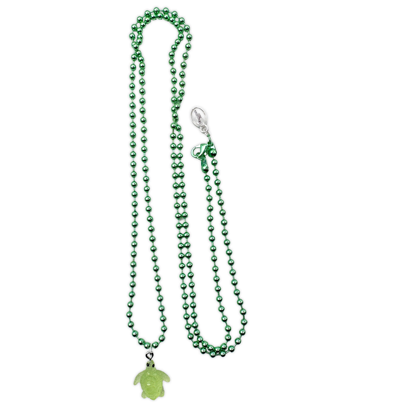 Escapulario Halskette für Damen als Metallic Kugelkette in Grün mit fluoreszierender Schildkröte aus Acryl.