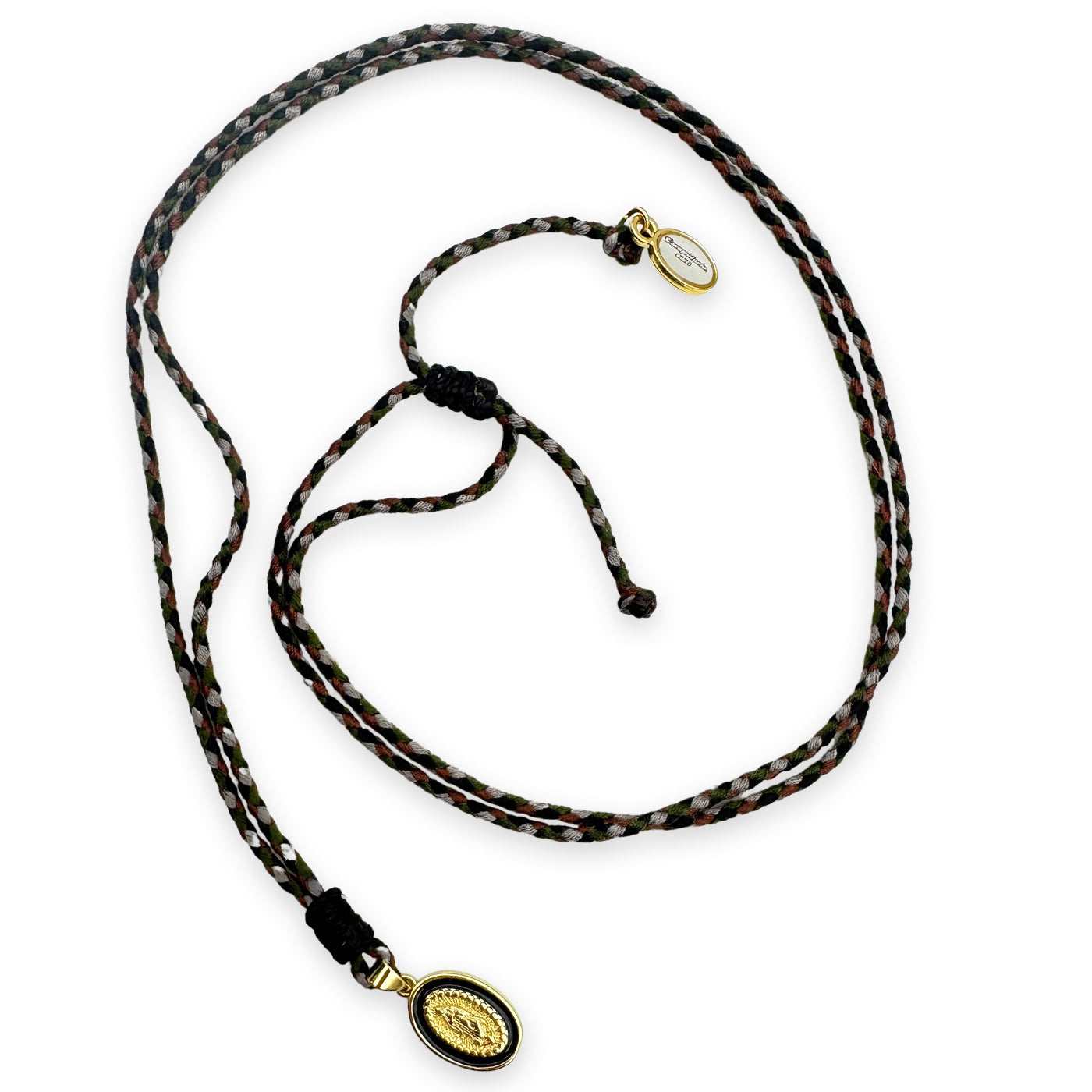 Escapulario Stringkette mit Madonna Anhänger in Schwarz aus geflochtener Baumwolle mit emailliertem Messinganhänger als feminines Statement für modebewusste Damen.