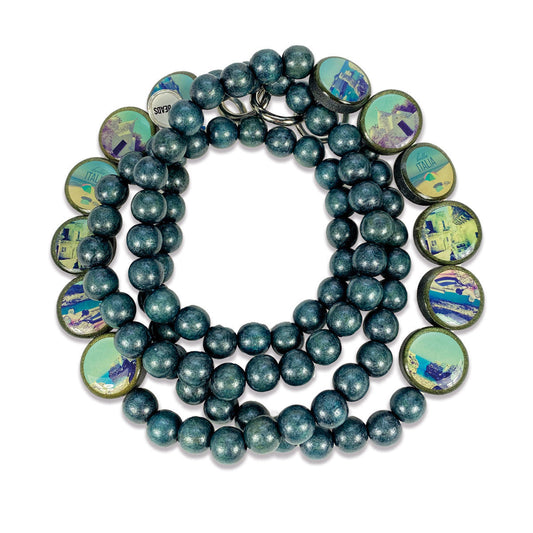 Escapulario Handykette Italia in den Farben der italienischen Flagge mit Perlenkette und Karabinern als Fan-Accessoire für dein Smartphone.