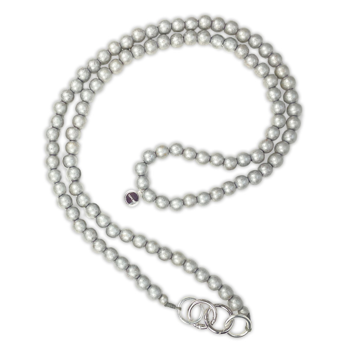 Escapulario Handykette in Silber mit glänzenden Perlen und Karabinern als edle Handy-Kette für dein Smartphone.
