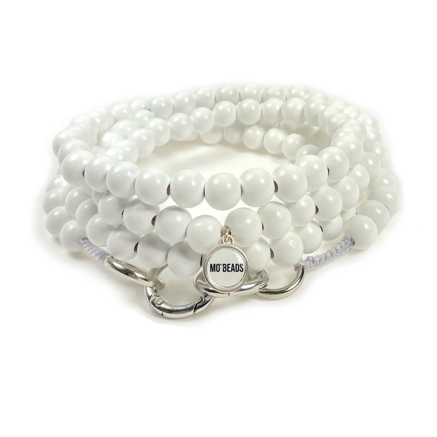 Escapulario Handykette in Weiß aus Perlen mit Metallkarabinern als elegantes Smartphone-Accessoire für Frauen.