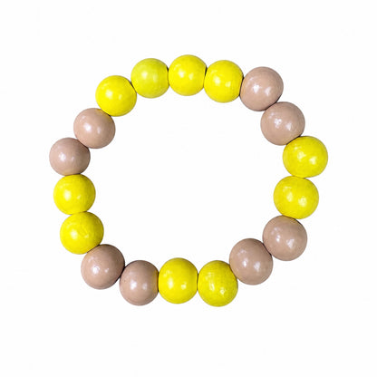 Escapulario Holzperlenarmband in Gelb Beige Mix aus 12mm Holzperlen mit elastischem Band als fröhlich buntes Sommer Accessoire für Frauen.