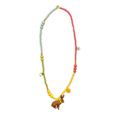 Escapulario Holzperlen Halskette Glückshase in Pastellfarben mit Hasenanhänger und zarten Holzperlen als süßes Schmuckstück für deinen Sommer-Look.