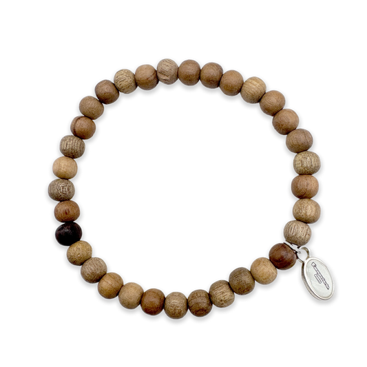 Escapulario Holzperlenarmband in Braun Natur Dunkel als zeitloses naturnahes Armband aus Holzperlen für Frauen.