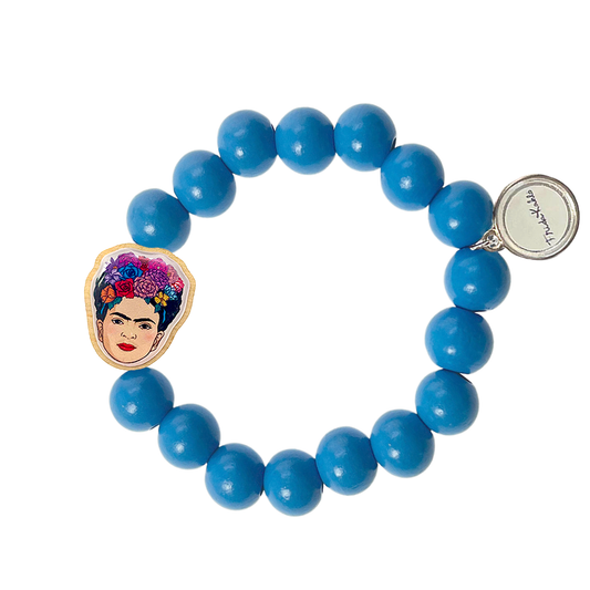 Escapulario Holzperlenarmband Frida Kahlo in Jeansblau aus 12mm Holzperlen mit elastischem Band als lässiges künstlerisches Accessoire für modebewusste Frauen.