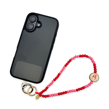 Escapulario kurze Handykette Apricot-Koralle mit warmen Perlenfarben, Pin aus Holz und Metallkarabinern als sommerliches Smartphone-Accessoire.