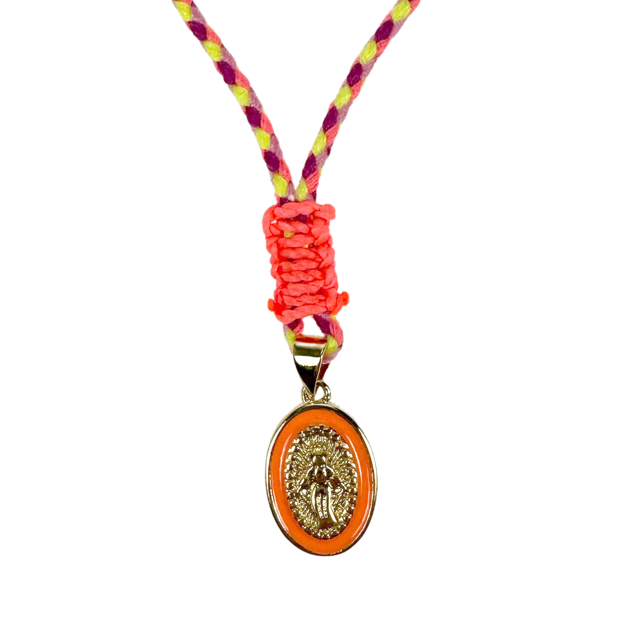 Escapulario Stringkette mit Madonna Anhänger in Orange aus geflochtener Baumwolle mit emailliertem Messinganhänger als buntes Sommer Accessoire für Frauen.