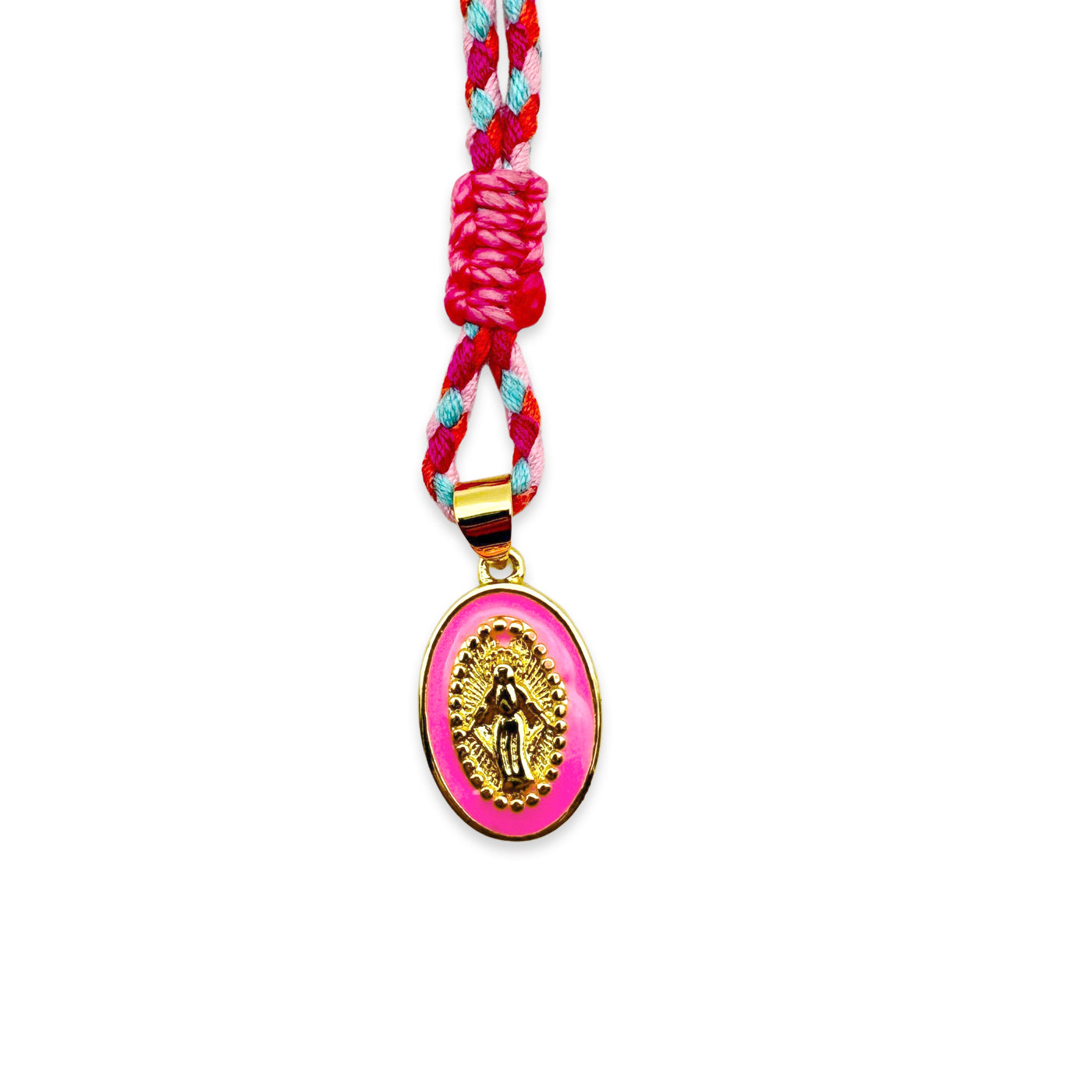 Escapulario Stringkette mit Madonna Anhänger in Rosa aus Baumwollstring mit goldenem Messinganhänger als romantischer Halsschmuck für modebewusste Damen.