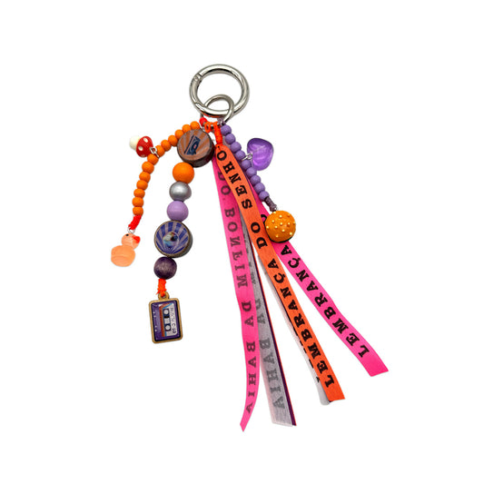 Escapulario Taschenanhänger Party mit Bonfim Glücksbringern bunter Bagcharm für Taschen und Handtaschen als fröhliches Geschenk für Damen.