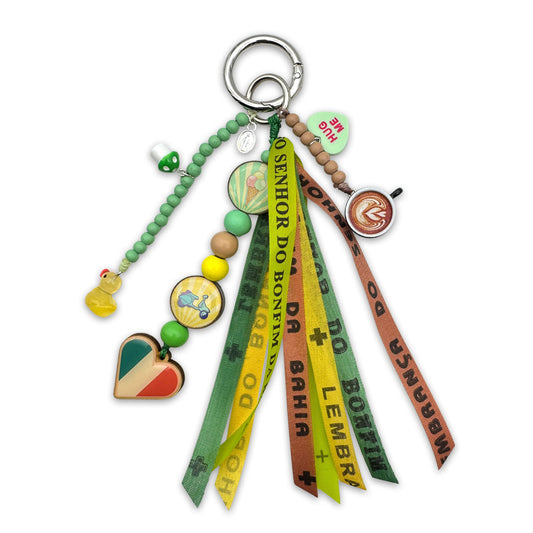 Escapulario Taschenanhänger Happy Days als bunter fröhlicher Bagcharm für Taschen und Handtaschen – gute Laune pur für Damen.