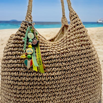 Escapulario Taschenanhänger Happy Days als bunter fröhlicher Bagcharm für Taschen und Handtaschen – gute Laune pur für Damen.