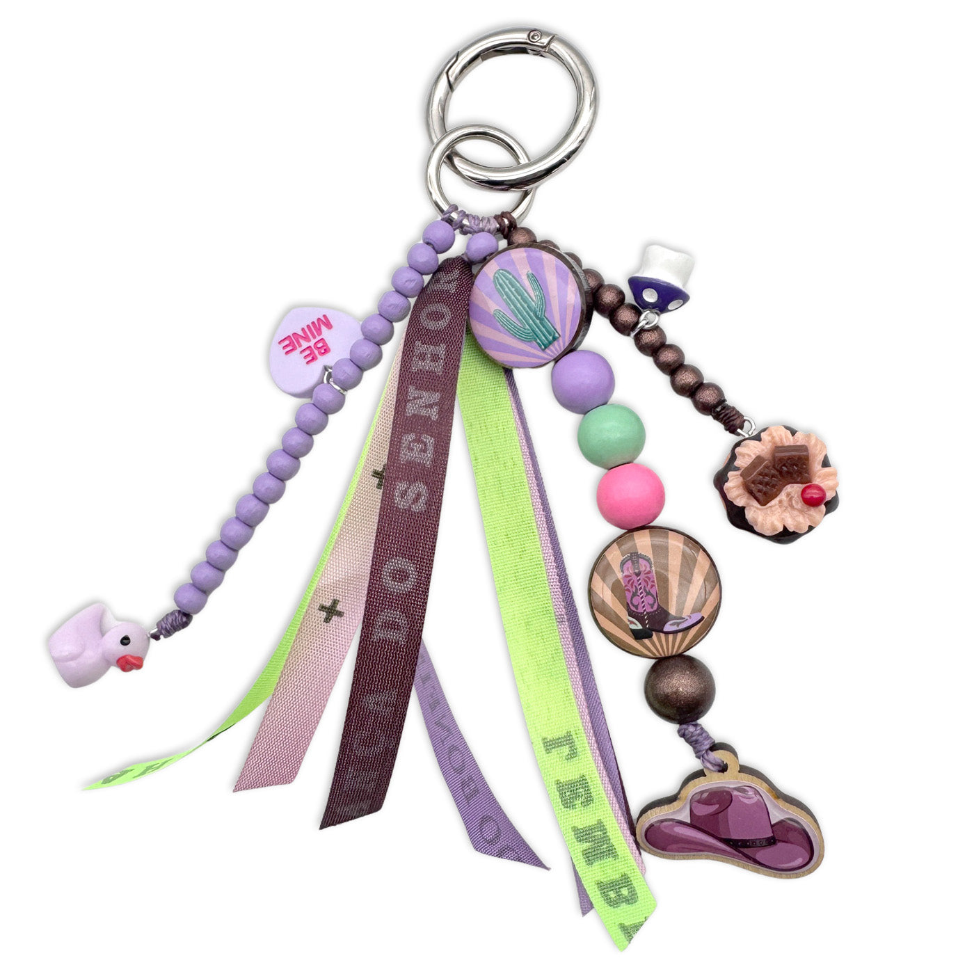 Escapulario Taschenanhänger Cowgirl mit Bonfim Glücksbringern als stylisches Western-Accessoire für Taschen und Handtaschen.