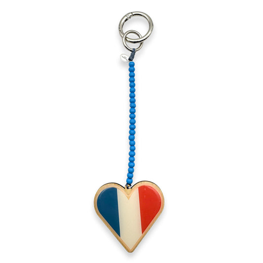 Escapulario Taschenanhänger Herz Frankreich als romantischer Paris Bagcharm für Taschen und Handtaschen als stilvolles Accessoire für Frauen.