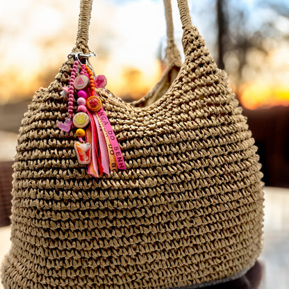 Escapulario Taschenanhänger Sunset Vibes als bunter warmer Bagcharm für Handtaschen und Taschen als fröhliches Accessoire für Damen.
