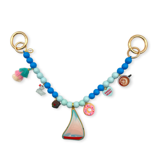 Escapulario Taschenkette Blue Sail Dream als maritime Taschenkette für Handtaschen und Taschen eine sommerliche Geschenkidee für Damen die das Meer lieben.