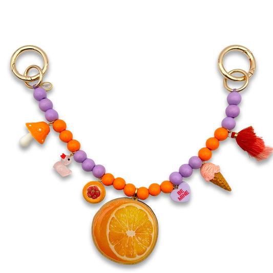 Escapulario Taschenkette Orange Bliss als leuchtende Taschenkette für Taschen und Handtaschen ein strahlendes Sommer Accessoire für modebewusste Frauen.